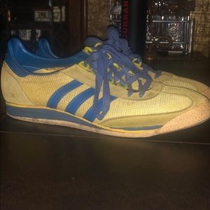 Adidas sneakers retro